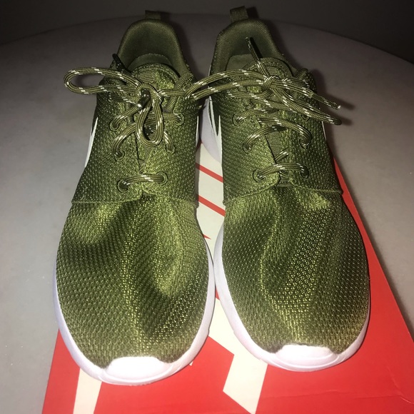 Nike - Picture 2 of 6